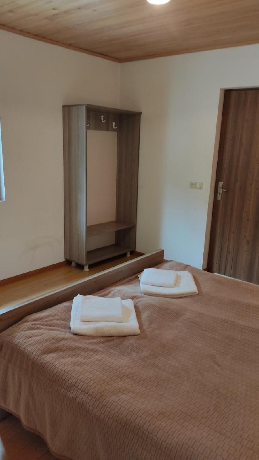 Guesthouse Mabu - 4 Newly Built Rooms In The Heart Of Mestia Exteriör bild
